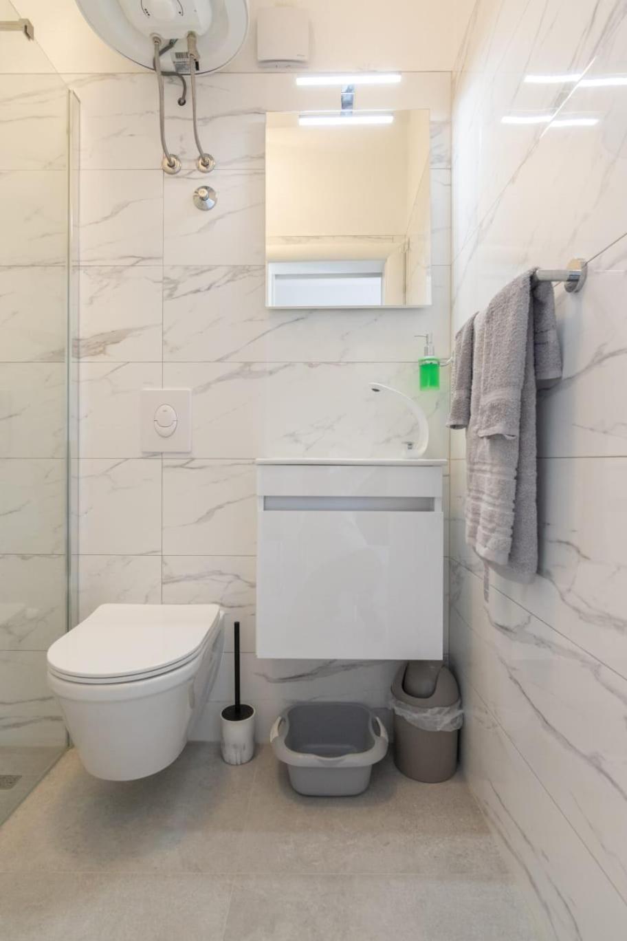 Apartment Karla Komiža Екстериор снимка
